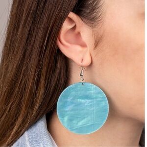 5/$20 NWT Elegant Blue Dangle Earrings